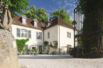 Hôtel pour 2 personnes, avec jardin et piscine ainsi que sauna et jacuzzi, animaux acceptés à Port-Lesney