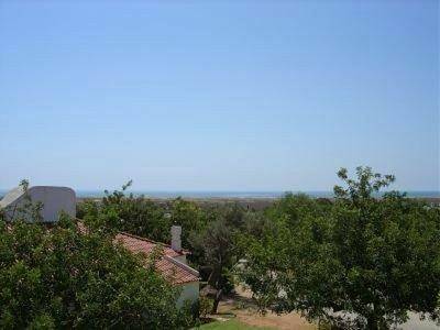 Location de vacances pour 4 personnes, avec terrasse ainsi que piscine et jardin à Santa Luzia - 2