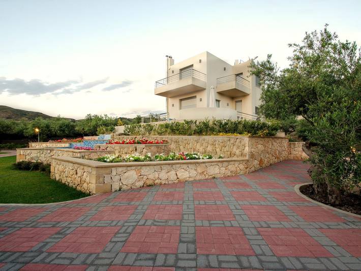 Ferienhaus für 6 Personen, mit Balkon und Pool sowie Garten - 1