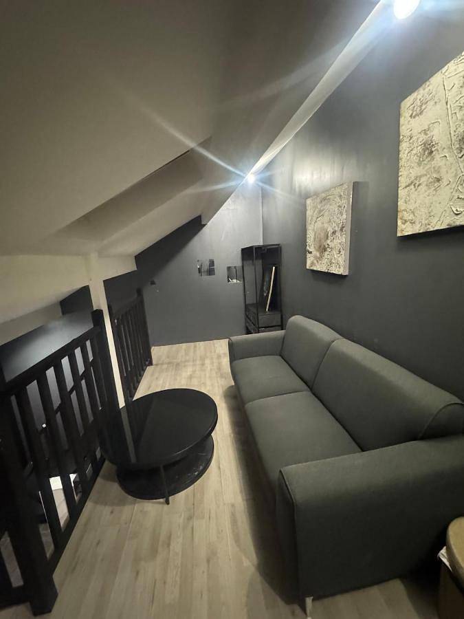 Appartement entier, Romantic suite with hot tub in Hettange-Grande, Moselle