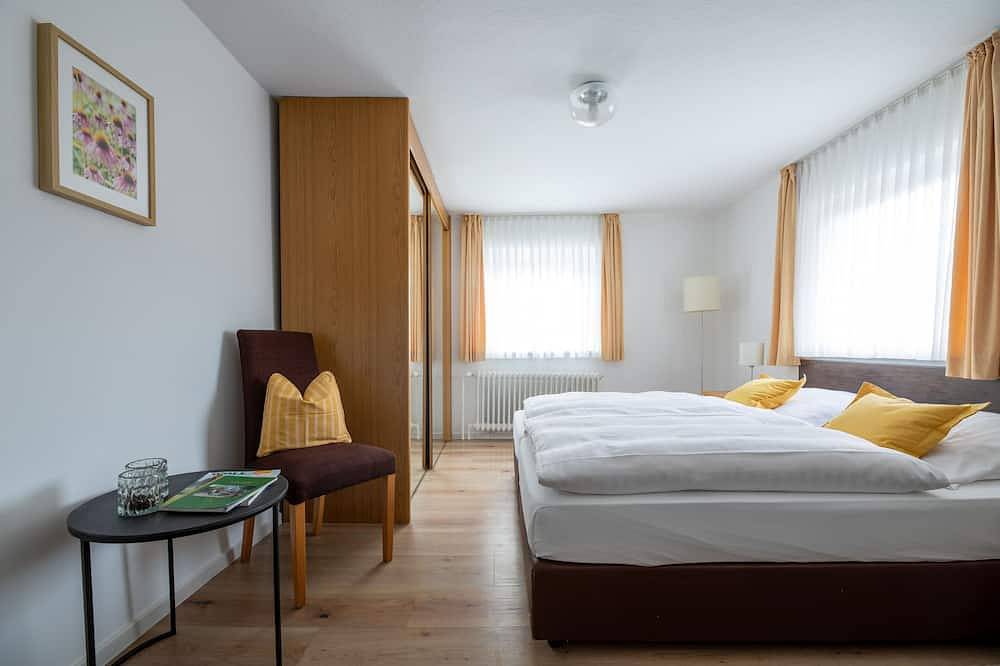 Ferienhaus in Ortsrandlage mit Aussensauna und beleuchteter Glasüberdachung in Eslohe, Hochsauerlandkreis