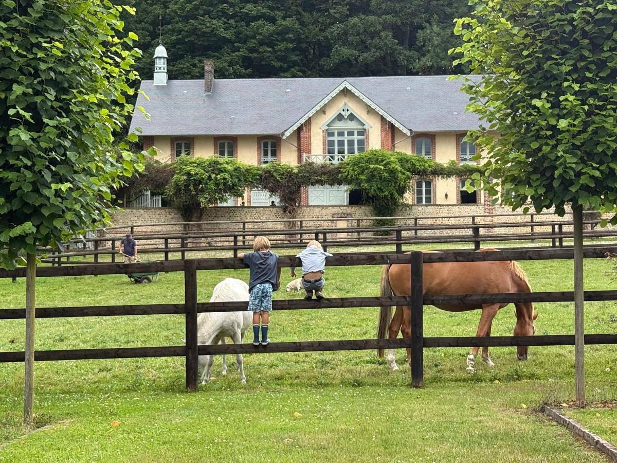 Three-Bedroom House in Pierrefitte-en-Auge, Région de Lisieux