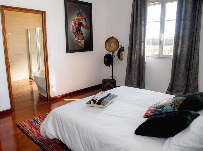 Location de vacances pour 2 personnes, avec jardin et vue ainsi que piscine et sauna à Saint-Laurent-Médoc - 2