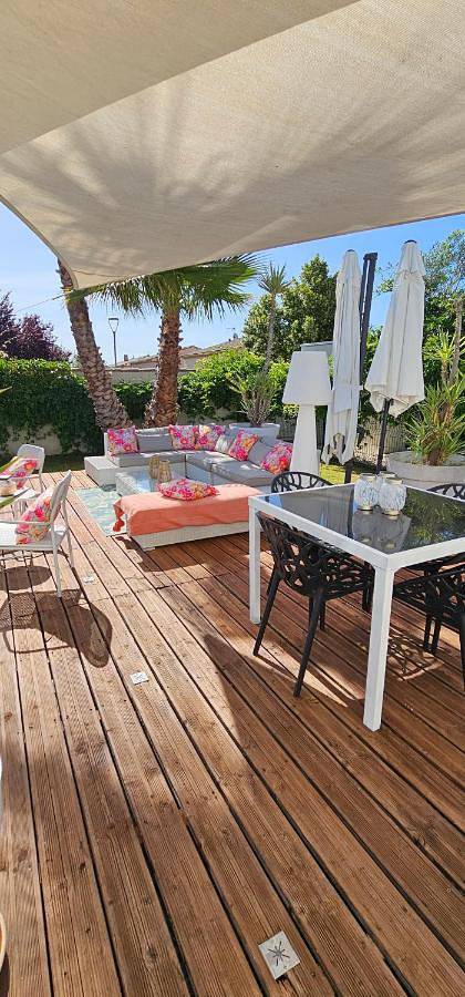 Location de vacances pour 2 personnes, avec Balcon et Terrasse ainsi que Jardin et Piscine à Cardet - 2