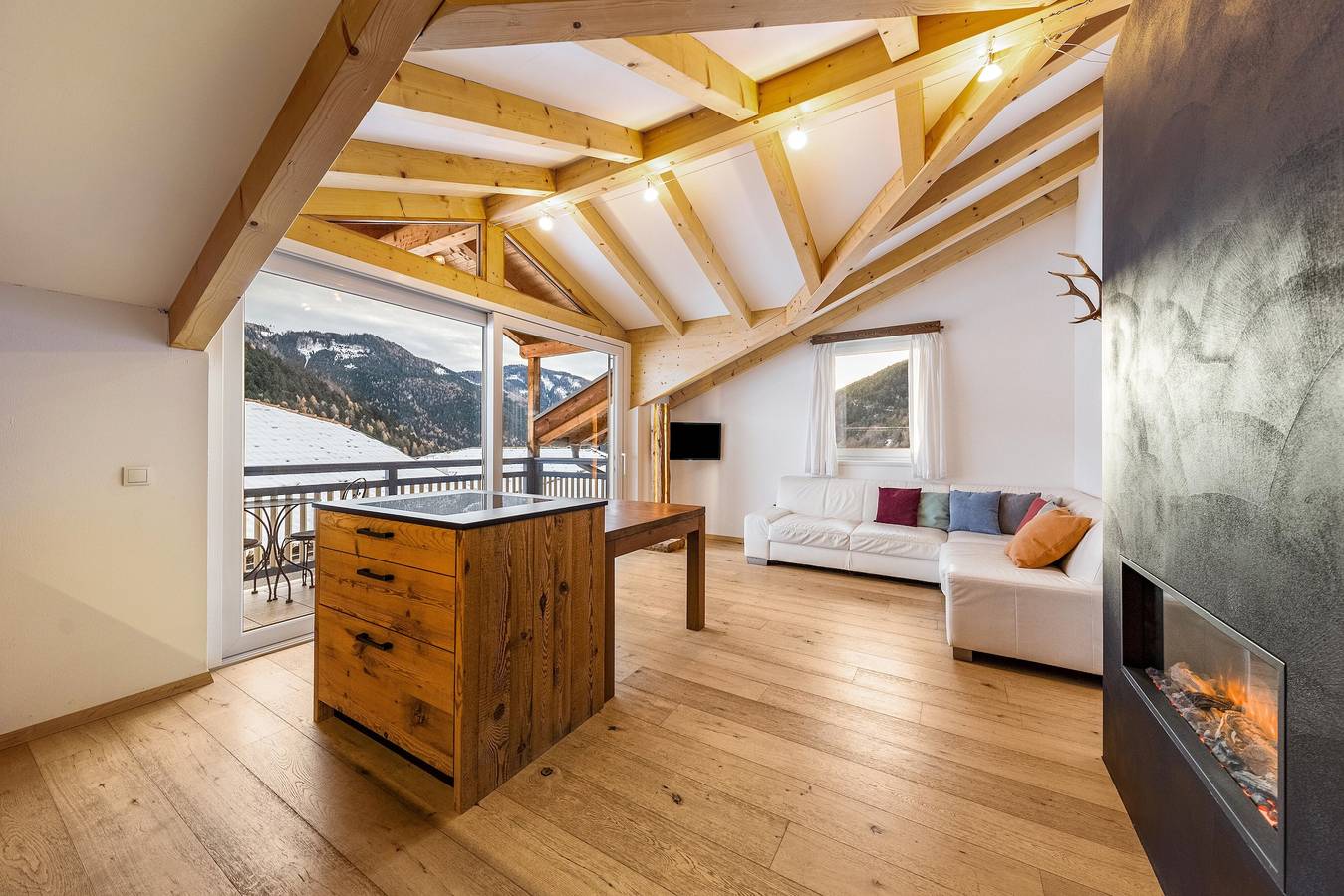 Ganze Wohnung, Ferienwohnung 'Naturoase Stegerhof Margerite' mit Bergblick, Gemeinschaftspool und Sauna in Truden im Naturpark, Südtirol