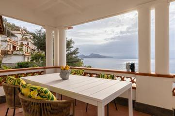 Maison d’hôte pour 2 personnes, avec vue ainsi que jardin et terrasse, animaux acceptés à Massa Lubrense