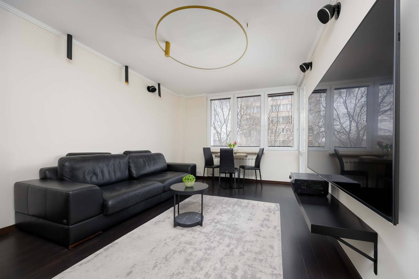 Apartamento entero, Cozy Apartment | Balcony and Workspace in Varsovia Śródmieście, Varsovia