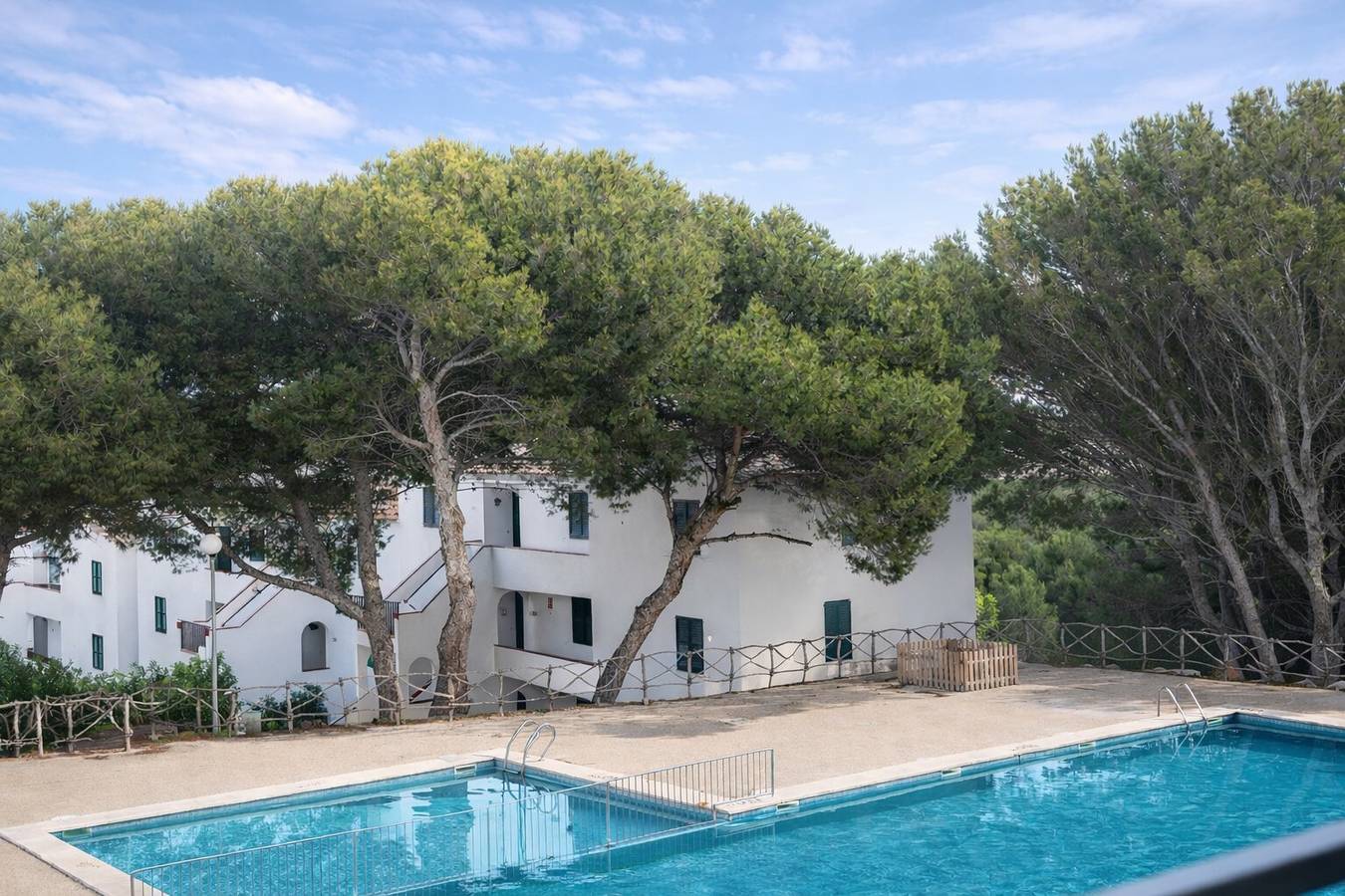 Apartamento entero, Apartamento 'Sol Isla - Binimar' con piscina, terraza y jardín privados in Arenal d'en Castell, Es Mercadal
