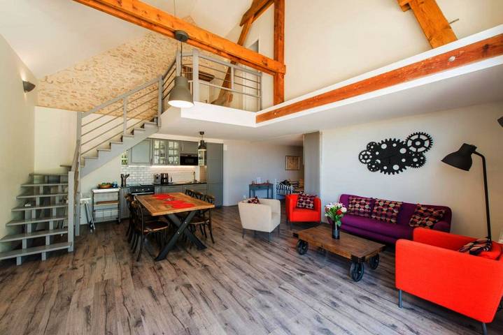 Location de vacances pour 8 personnes, avec jardin ainsi que vue et piscine à Artannes-sur-Indre - 2