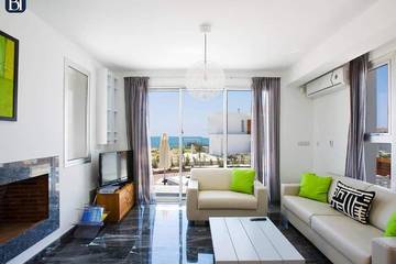 Villa for 2 People in Paphos, South Cyprus, Photo 1