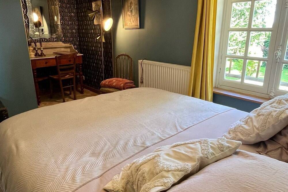 Charming bed and breakfast with pool and spa in Normandy in Saint-Pierre-en-Auge, Lisieux region