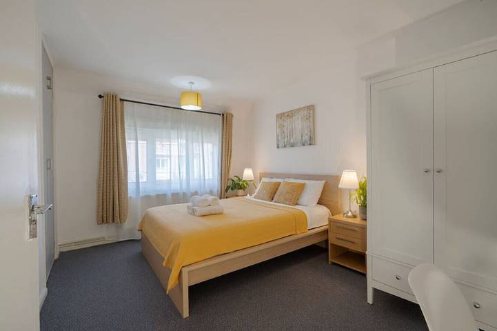 Birmingham 4-Bed House · 3 min Walk to Icc in Birmingham, Birmingham Area
