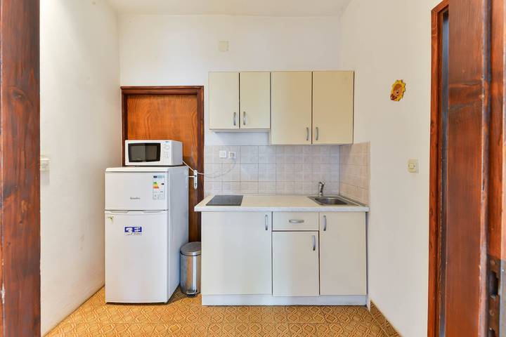 Ferienwohnung für 2 Personen, mit Balkon/Terrasse in Pakostane - 4