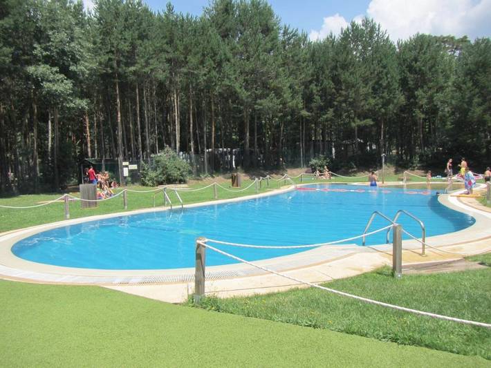 Location de vacances pour 3 personnes, avec Terrasse et Jardin ainsi que Piscine et Vue à Vinuesa