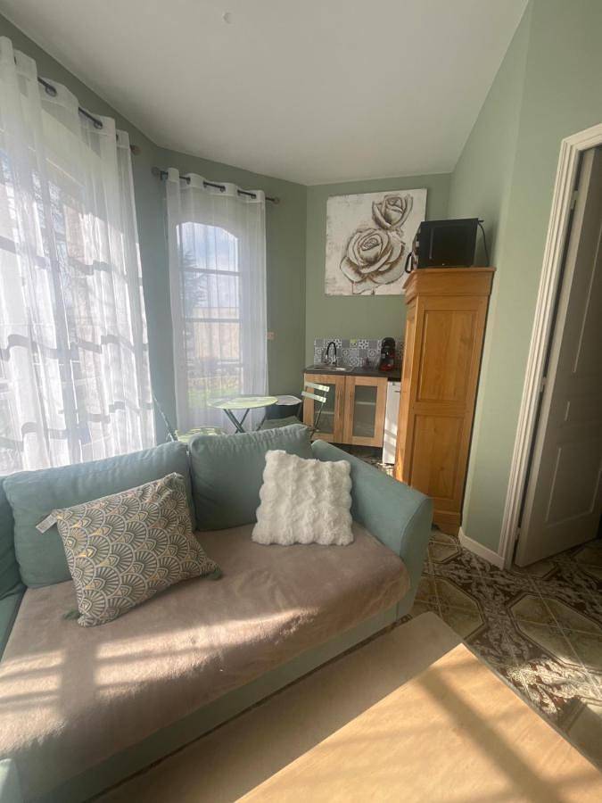 Appartement entier, Maison en pierre in Châtillon-sur-Thouet, Deux-Sèvres