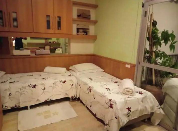 Casas e apartamentos de temporada para 4 pessoas, com vista e balcão, adaptado a crianças em Catete