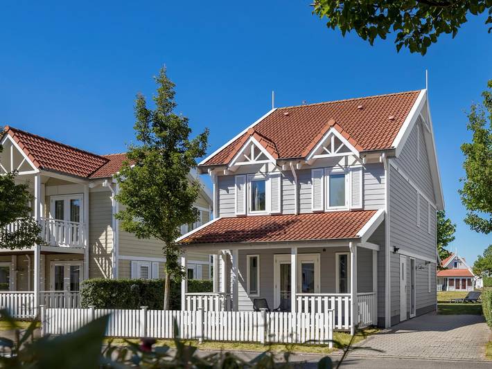 Ferienhaus für 8 Personen, mit Terrasse und Kinderpool sowie Pool und Sauna in Schouwen-Duiveland