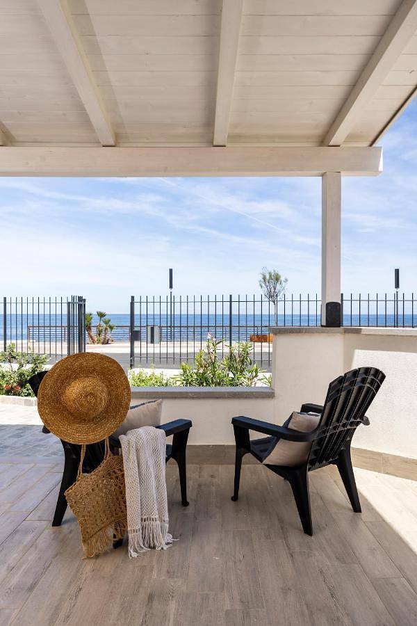 Casa vacanza per 5 persone, con panorama e giardino, adatto a famiglie con bambini a Sferracavallo