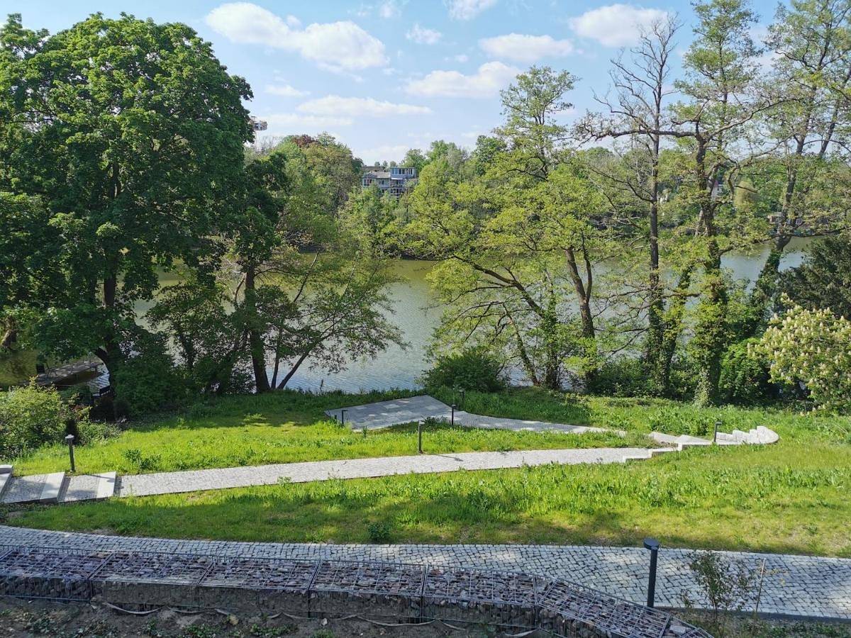 Ganze Wohnung, Exklusives Studioapartment - in traumhafter Lage direkt am Halensee in Berlin Grunewald, Berlin