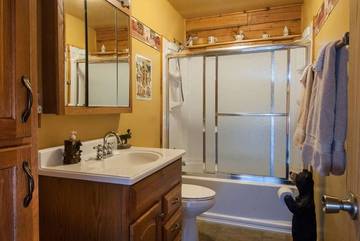 Log Cabin for 7 Guests in Fontana Lake, Swain County, Picture 1