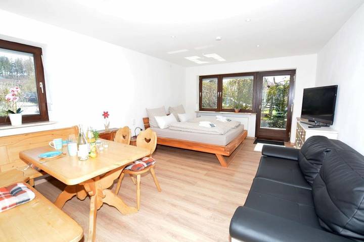 Ferienwohnung für 3 Personen, mit Sauna und Terrasse in Grabenstätt - 2