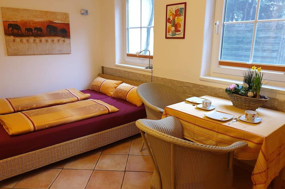 Ganze Wohnung, Gemütliche Ferienwohnung mit Terrasse in Daisendorf bei Meersburg in Daisendorf, Region Bodensee-Oberschwaben