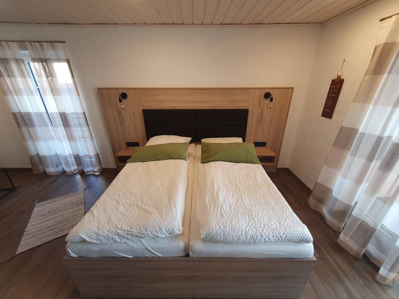 Familienzimmer "Burgberg" mit Balkon in Alken, Osteifel
