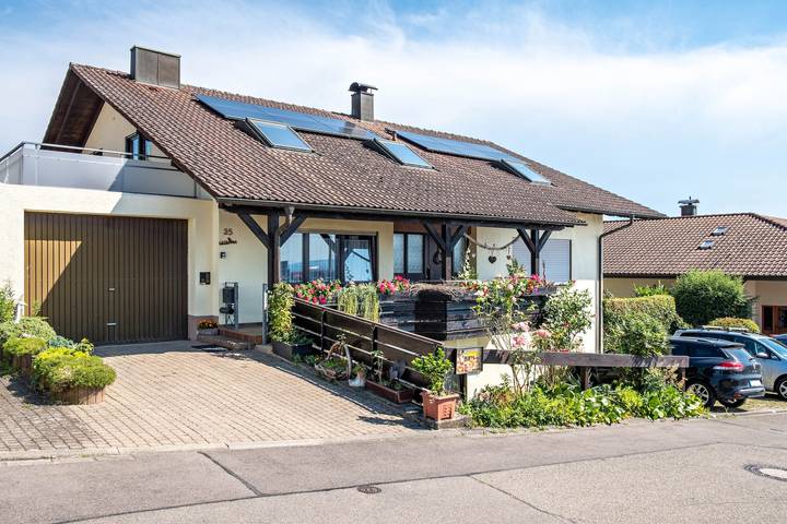 Geheel appartement, Appartement '1' met privéterras, privétuin en wifi in Bad Bellingen, Zuidelijk Zwarte Woud
