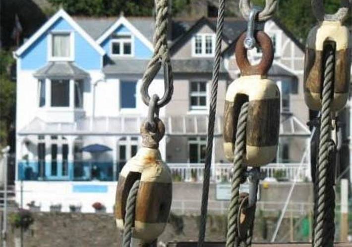 Bed and breakfast for 2 people, with view and terrace in Looe