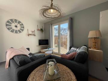 Gîte pour 4 personnes, avec vue et jardin à Poiroux