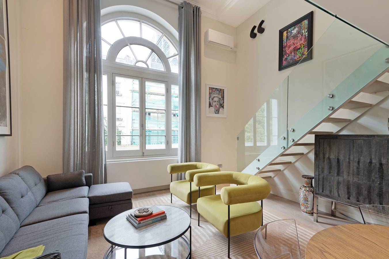 Entire apartment, The Artists Hideaway-2 bed mezzanine in Paddington - by Out of Office Lifestyle in London, South East England