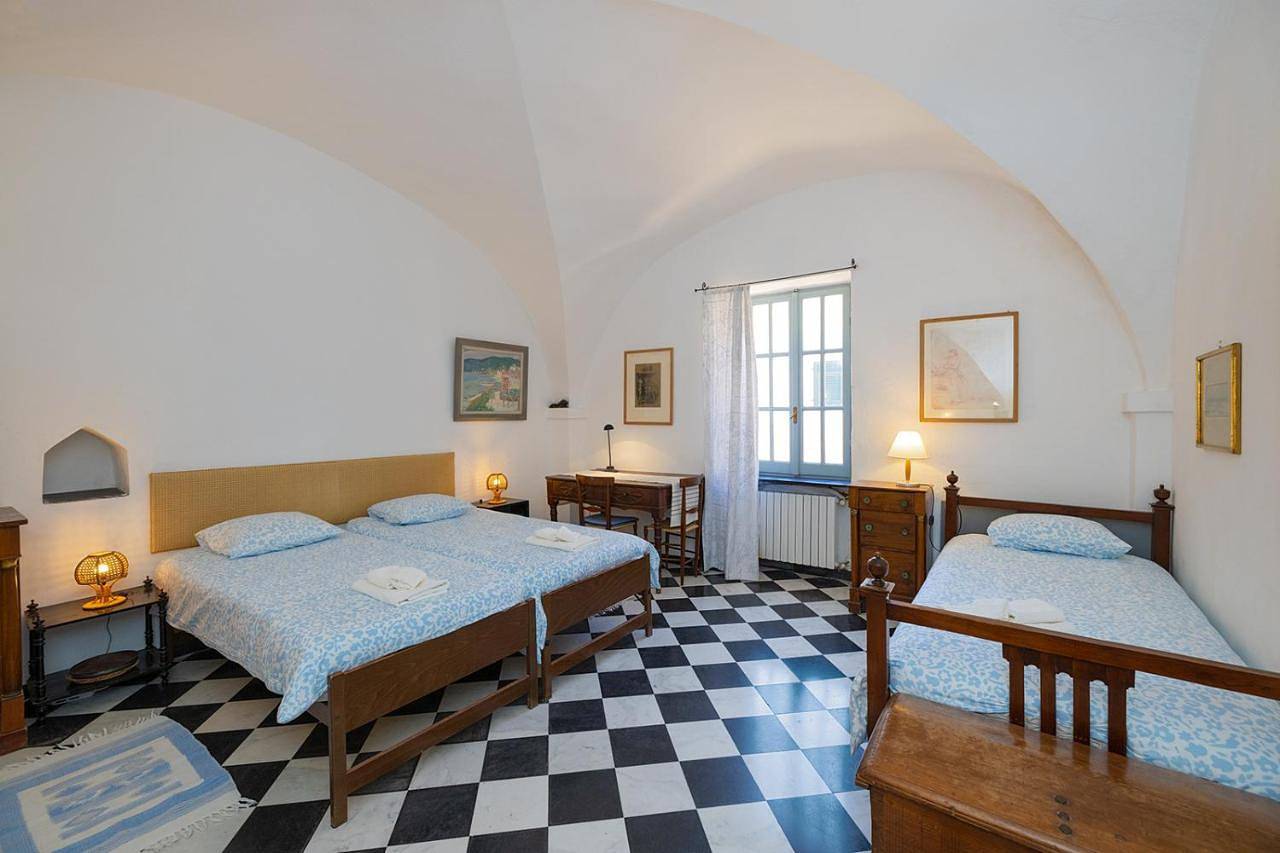 Casa Saracena Fronte Mare in Varigotti, Finale Ligure Gemeinde