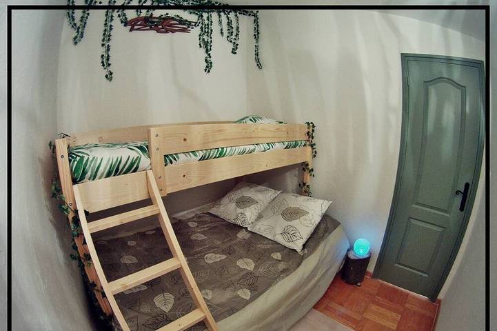 Location de vacances pour 13 personnes, avec jacuzzi et terrasse à Saint-Marcel-d'Ardèche - 3