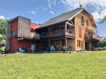 Gîte pour 2 personnes, avec terrasse ainsi que vue sur le lac et jardin à Savines-le-Lac