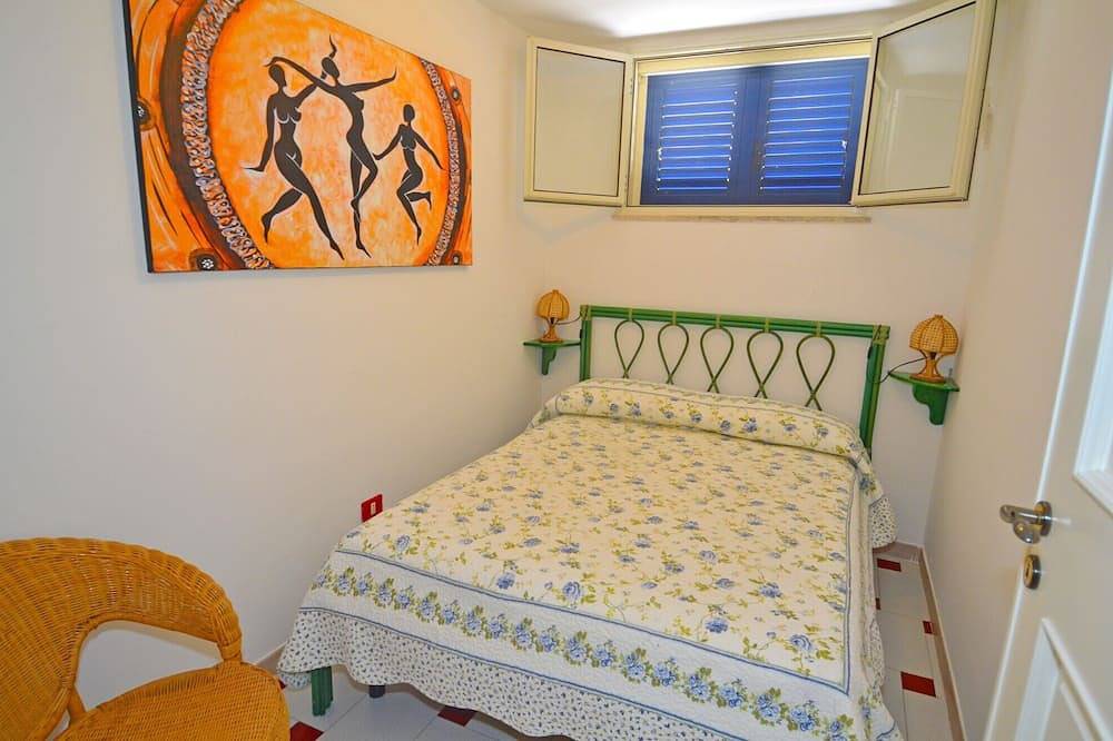 Luxury villa with large terrace and sea view garden in Marina di San Gregorio, Patù