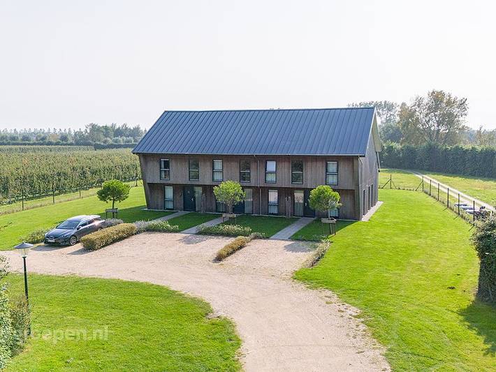 Strandhaus für 6 Personen, mit Balkon/Terrasse und Terrasse in Vrouwenpolder