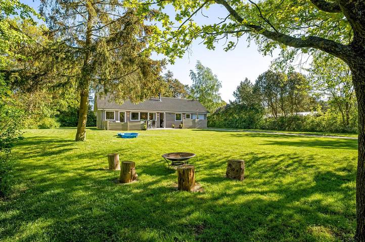 Ferieudlejning for 6 personer, med have og terrasse i Rødby