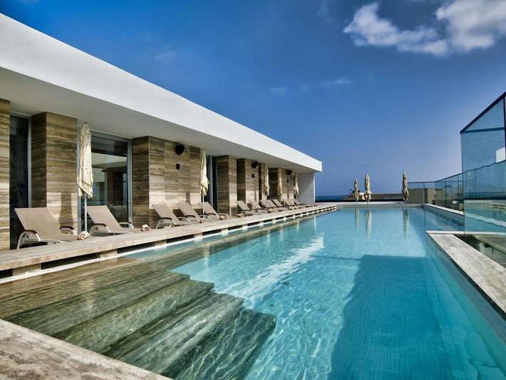 Hôtel pour 2 personnes, avec balcon et piscine