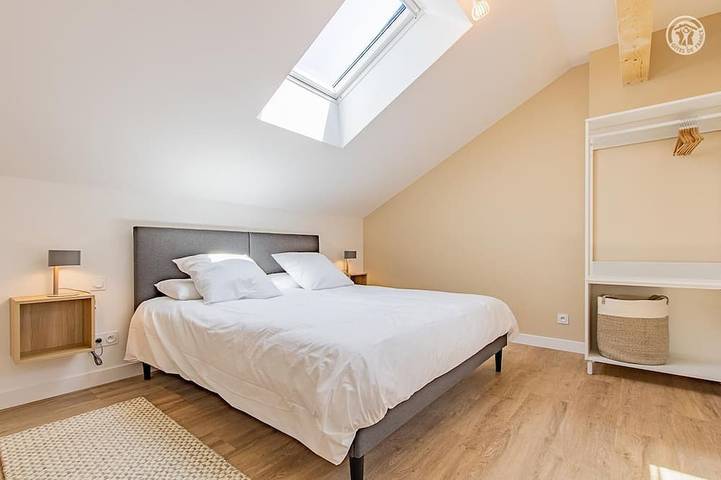 Location de vacances pour 8 personnes, avec jardin et jacuzzi, animaux acceptés dans Saint-Jean-de-Vaux - 2