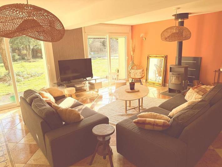 Location de vacances pour 13 personnes, avec jardin et piscine ainsi que vue et vue sur le lac à Saint-Benoît-sur-Loire - 2