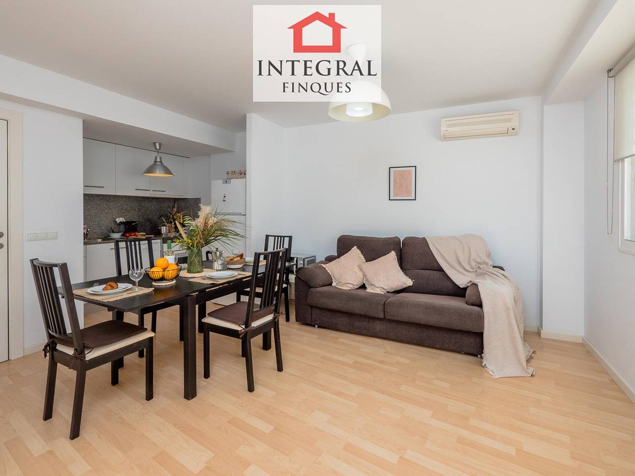 Entire apartment, Charming Ground Floor Apartment Near Platja Gran – Ideal for Families, A/C, Parking, Wifi in Palamós, Costa Brava