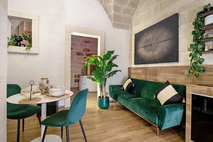 Entire apartment, Apartment 'Angelsuite' with Wi-Fi and Air Conditioning in Fasano, Salento