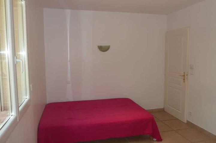 Location de vacances pour 8 personnes, avec terrasse et jardin à Vacquières - 2