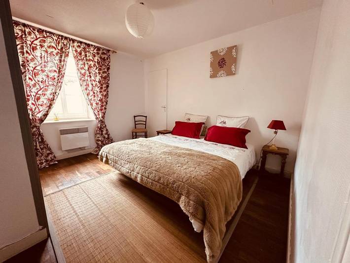 Location de vacances pour 6 personnes, avec jacuzzi ainsi que terrasse et jardin à Étusson