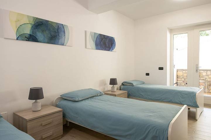 Villa für 13 Personen, mit Terrasse und Garten in Gardone Riviera - 4