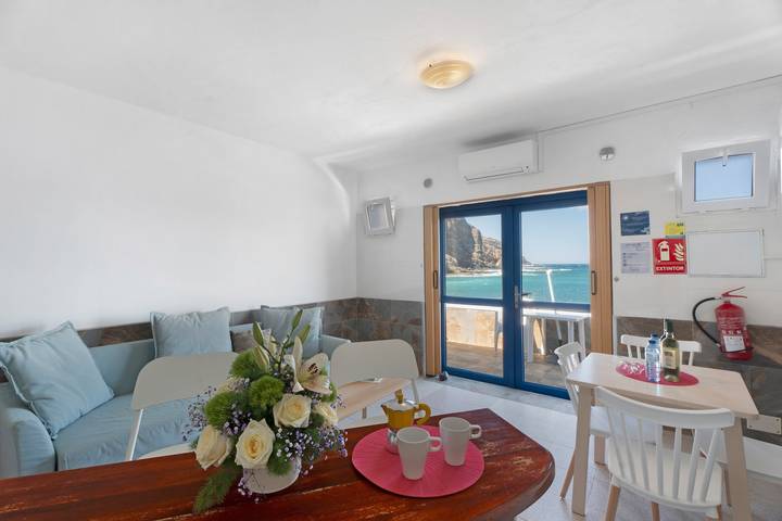 Hel lejlighed, Apartment 'Playa Azul - 5' with Sea View, Wi-Fi and Air Conditioning in Alojera, La Gomera