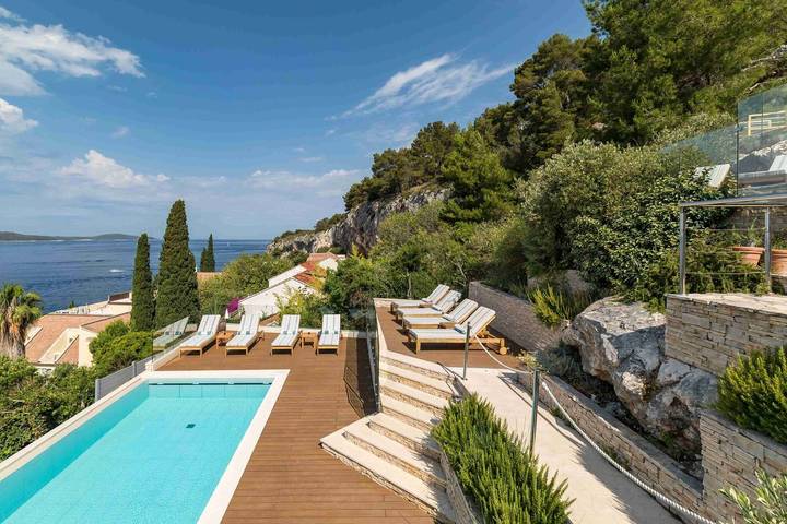 Villa voor 14 personen op Hvar