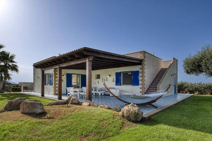 Ferienhaus für 8 Personen, mit Terrasse und Garten sowie Pool und Ausblick