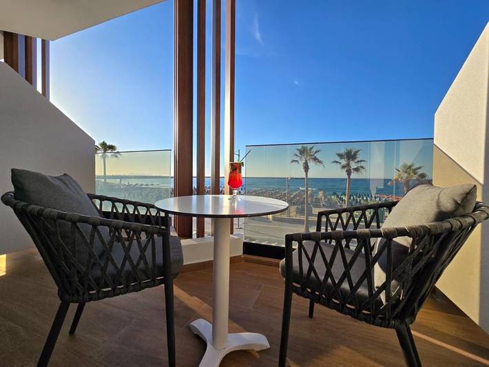 Appart’hôtel pour 4 personnes, avec piscine et terrasse, animaux acceptés
