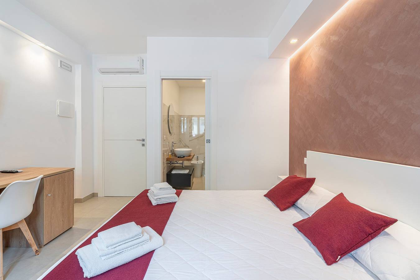 Aura Beb Bed and Breakfast – Double Room with Private Bathroom in Pachino, Syracuse Province